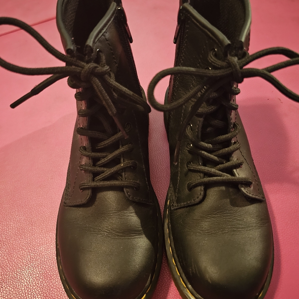 Junior Doc Martens size 4 - Picture 2 of 5